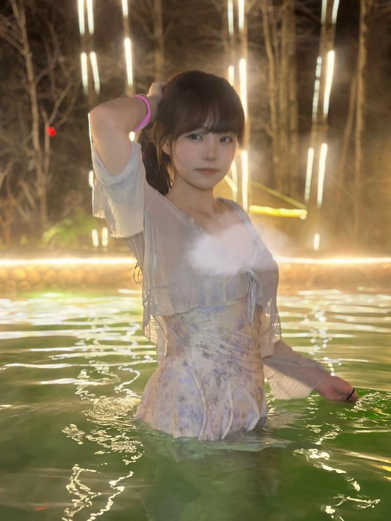 温泉泳装